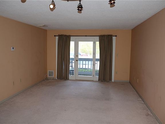 4th image of 1800 Douglas Ave APT 107