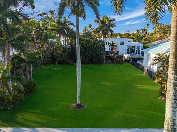 400 Wedge DR, NAPLES, FL 34103