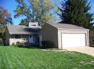 1625 Award Dr, Ballwin, MO 63021