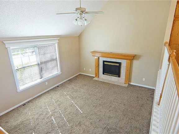 5th image of 500 NE Topaz Dr