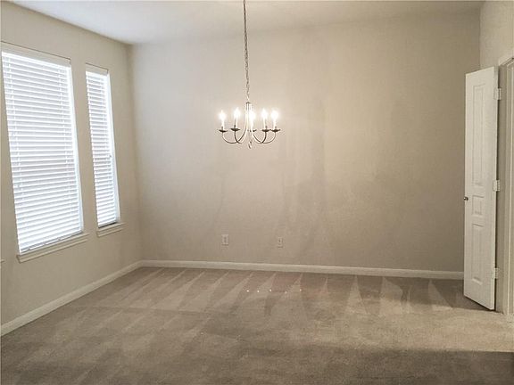 5th image of 2708 Leisure Ln