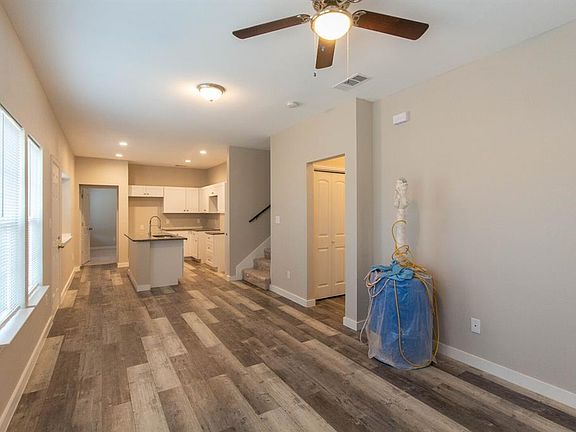 4th image of 4915 Crozier St
