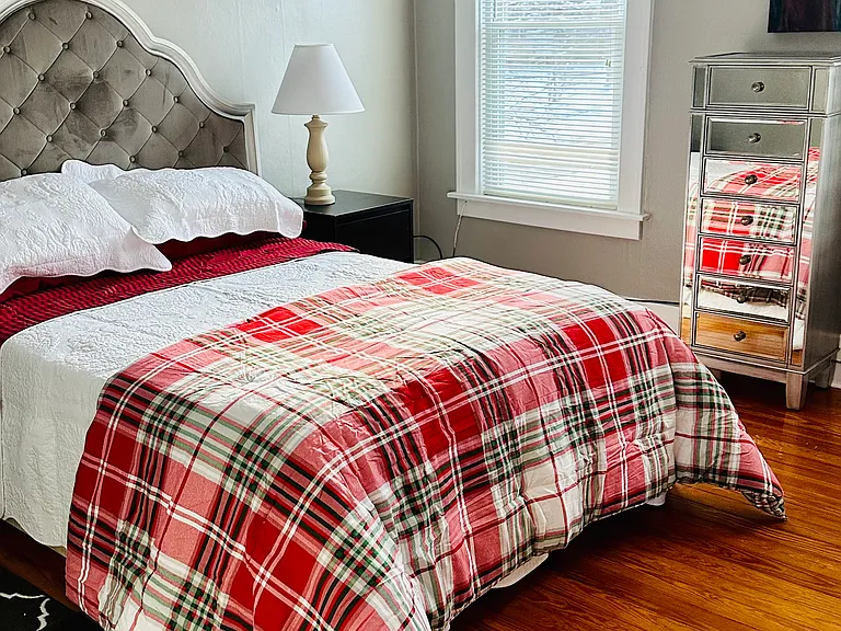 Full size bed and linens included