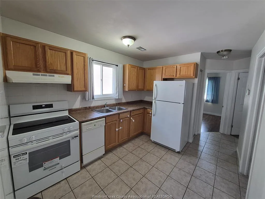 Studio, $1,895 — Photo 4