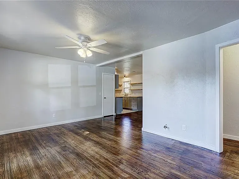 2 bed, 848 sqft, $1,400 — Photo 3