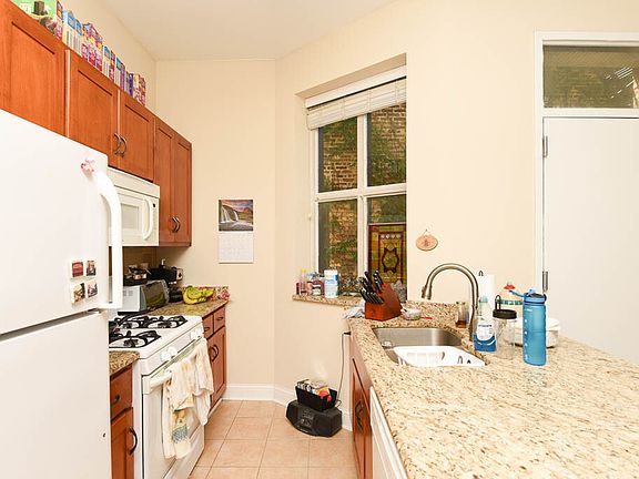 2nd image of 3817 N Fremont St Unit F-4