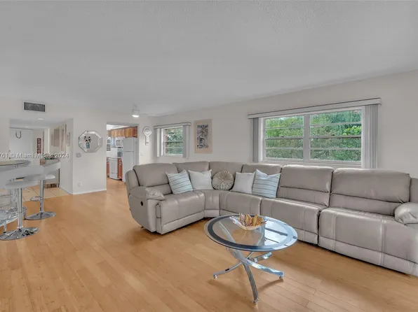 1000 SW 125th Ave APT 301N, Pembroke Pines, FL 33027