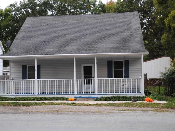 2114 S 3rd St, Fayetteville, IL 62258