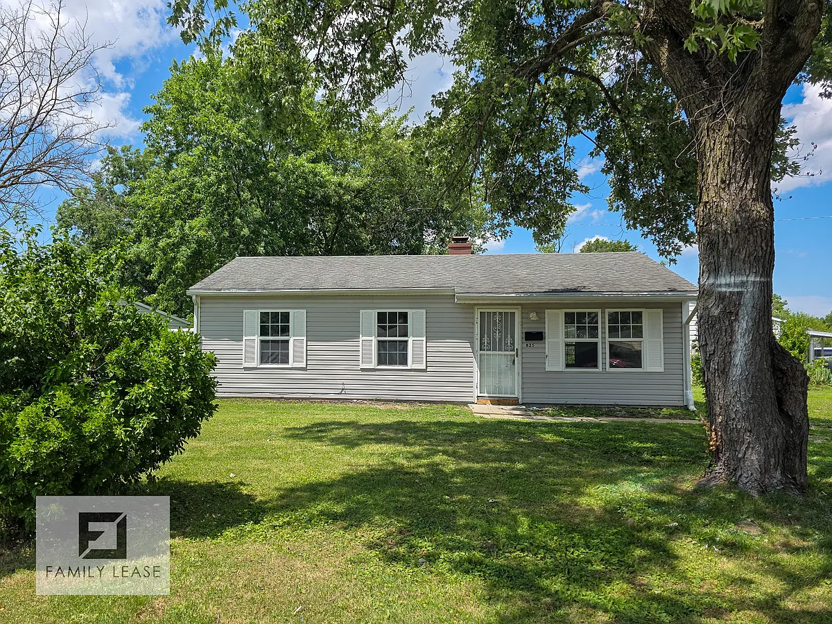 Building Photo - 825 Saint Monica Dr