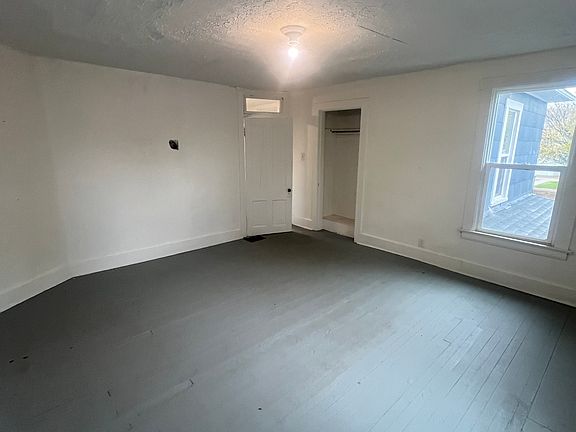4th image of 836 Madison Ave