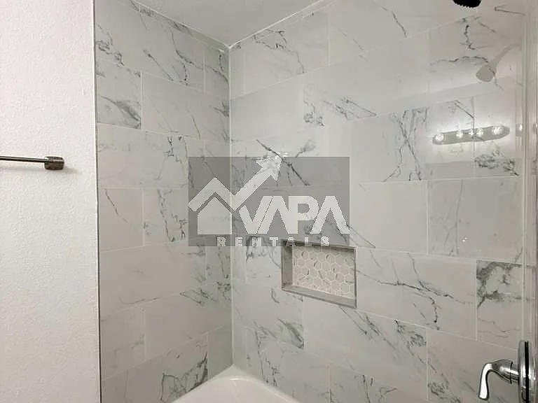 943 Weizmann St — Photo 6