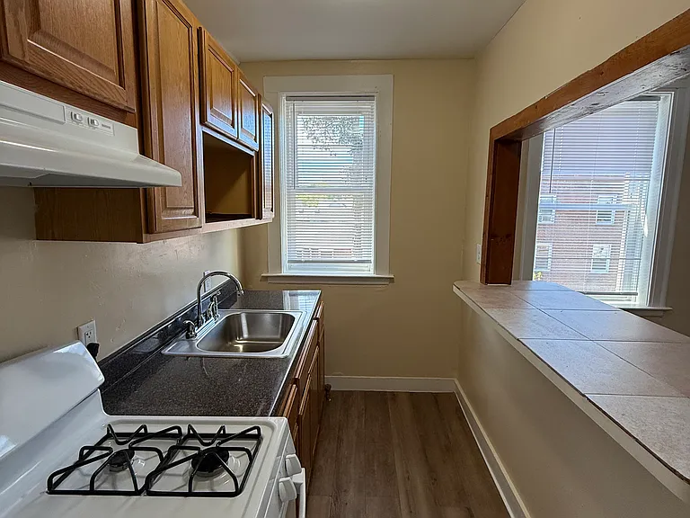 34 Hotchkiss St #C6 — Photo 6
