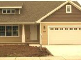 519 6th St, De Pere, WI 54115