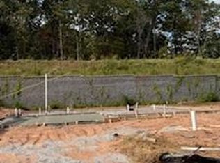 388 Maple View Dr, Carrollton, GA 30117