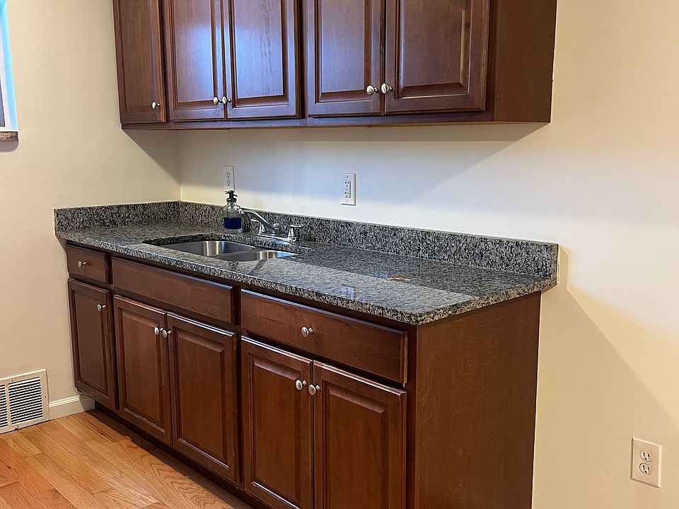 Kitchen cabinets