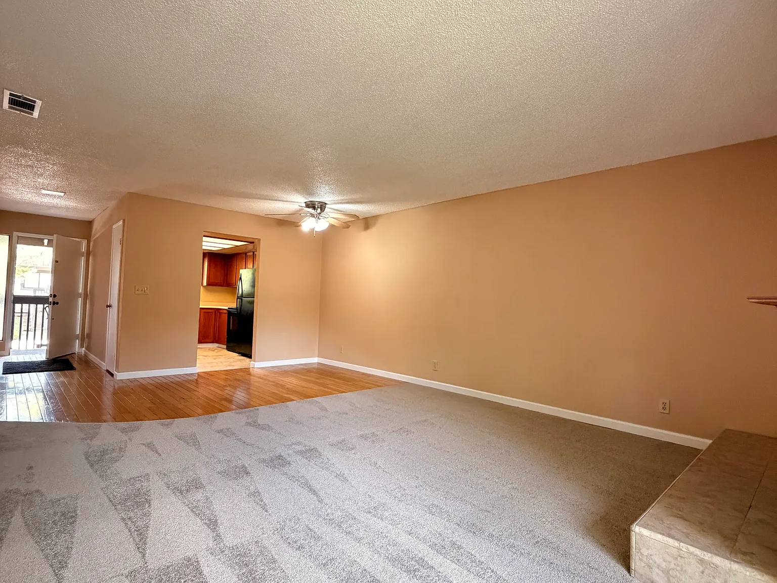 2 bed, 1005 sqft, $1,800 — Photo 4