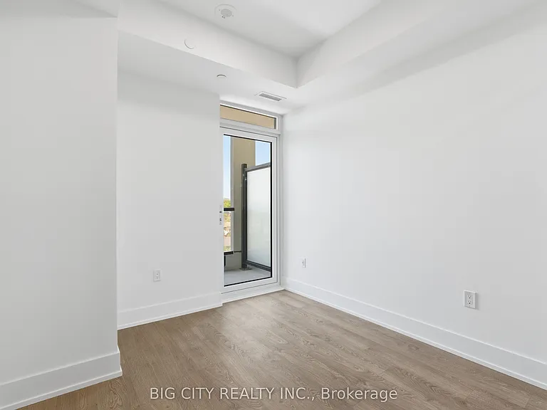 858 Dupont St #705 — Photo 11