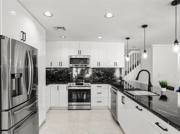 2261 NW 139th Ave, Sunrise, FL 33323