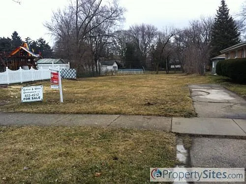 393 N Walnut St photo 1