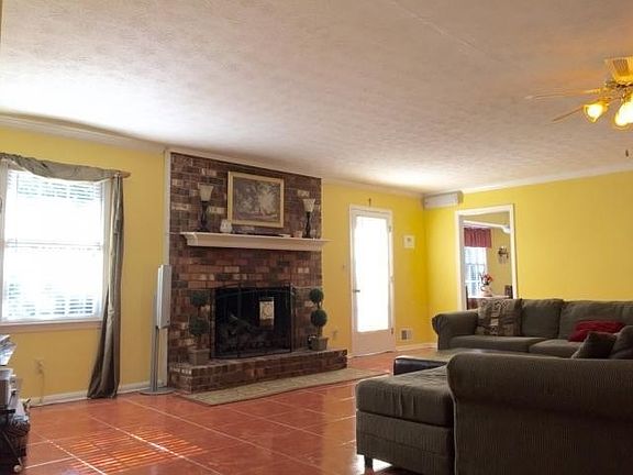3rd image of 6864 Heritage Pkwy