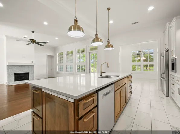 19890 Southern Hills Ave, Baton Rouge, LA 70809