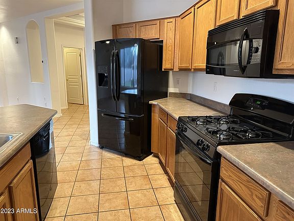 5th image of 790 S Oxford Ln