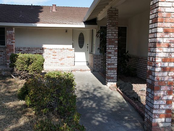 2nd image of 2471 Cameron Dr