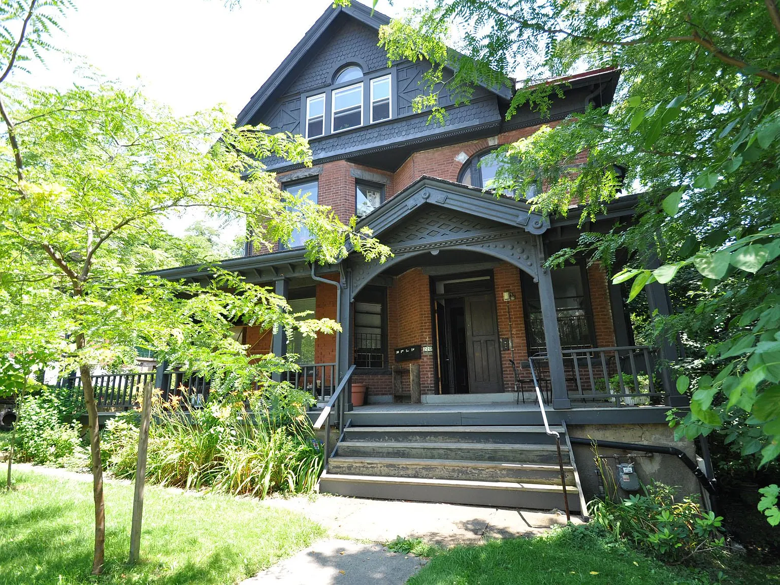220 N Fairmount St — Photo 2