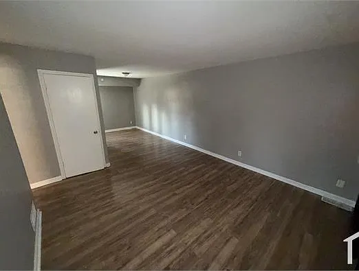 3 bed, 818 sqft, $1,300 — Photo 2