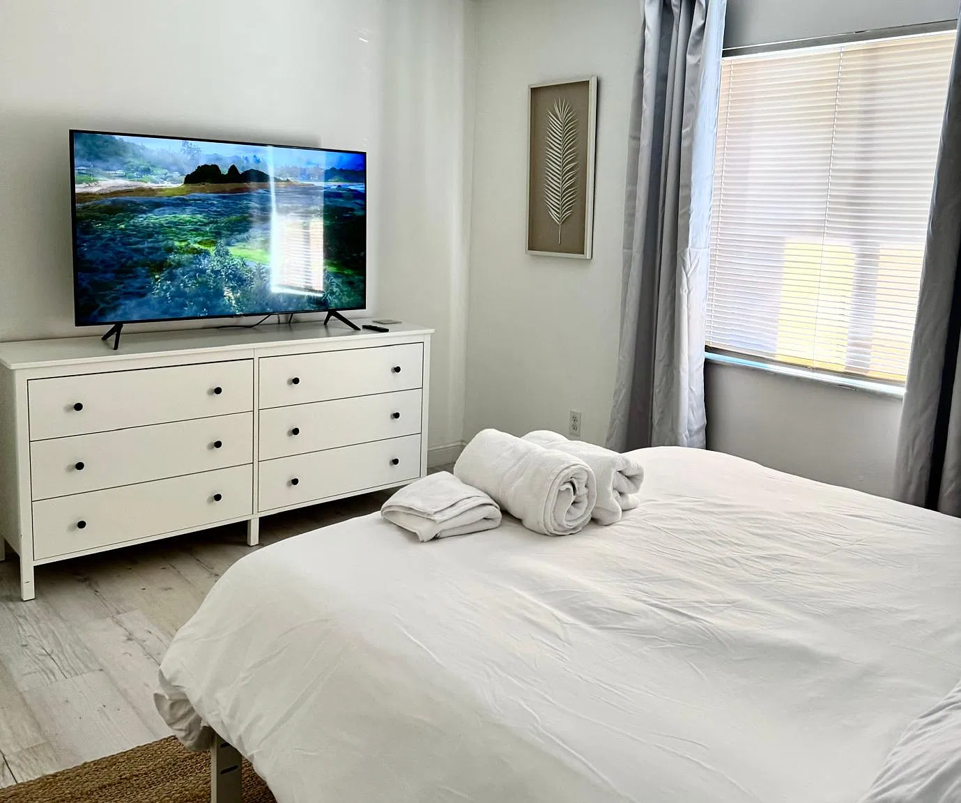 2 bed, 1197 sqft, $1,999 — Photo 2