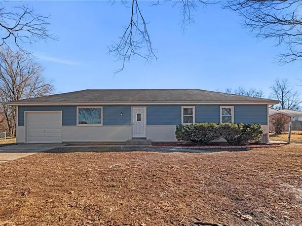 772 Crane Ln, Lexington, MO 64067