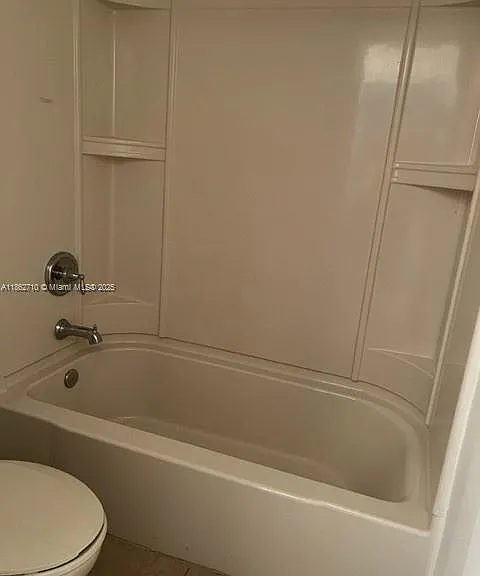 608 NE 33rd Ter #608 — Photo 7