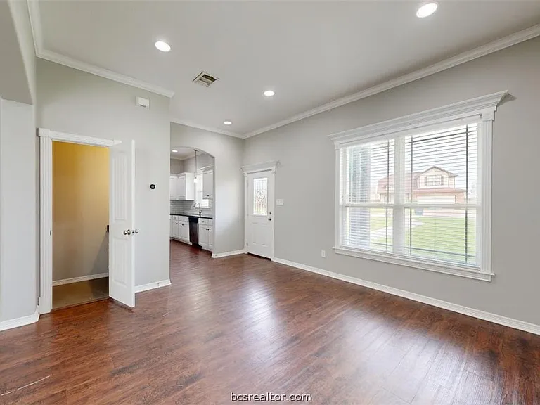 2706 Horse Haven Ln — Photo 3