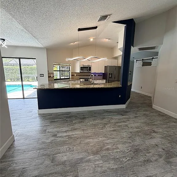 3221 Oakwood Pl — Photo 9