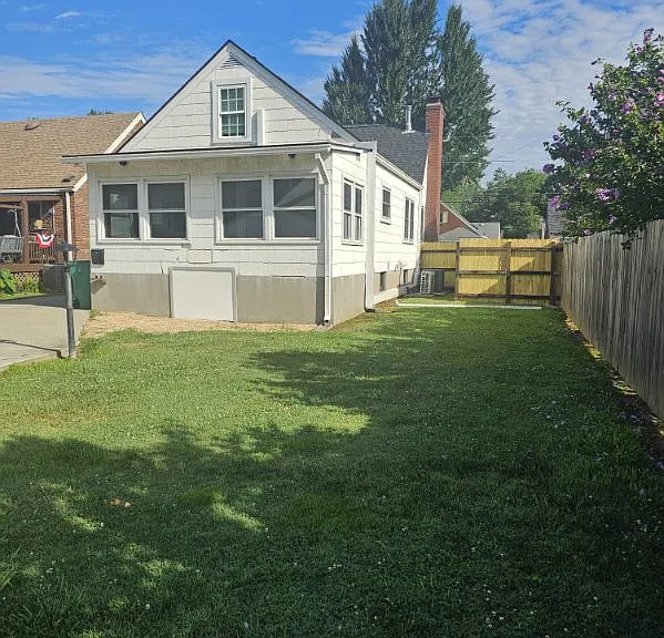 830 Packard Ave — Photo 4