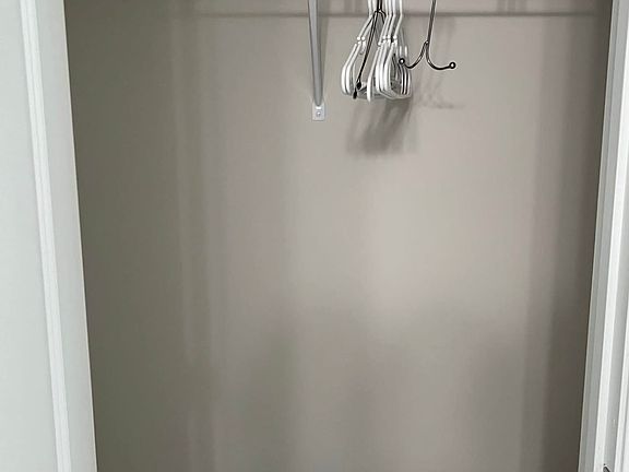 3rd image of 1625 Glacier Dr