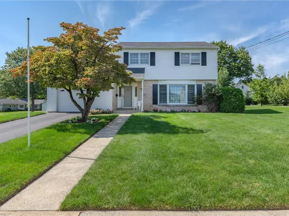 751 W Berger St, Emmaus, PA 18049