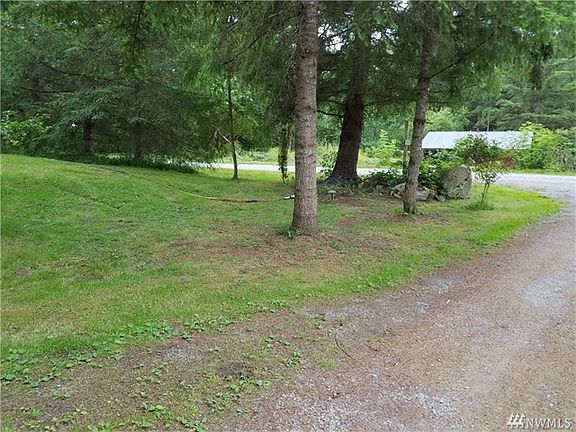 ENTRANCE DRIVEWAY