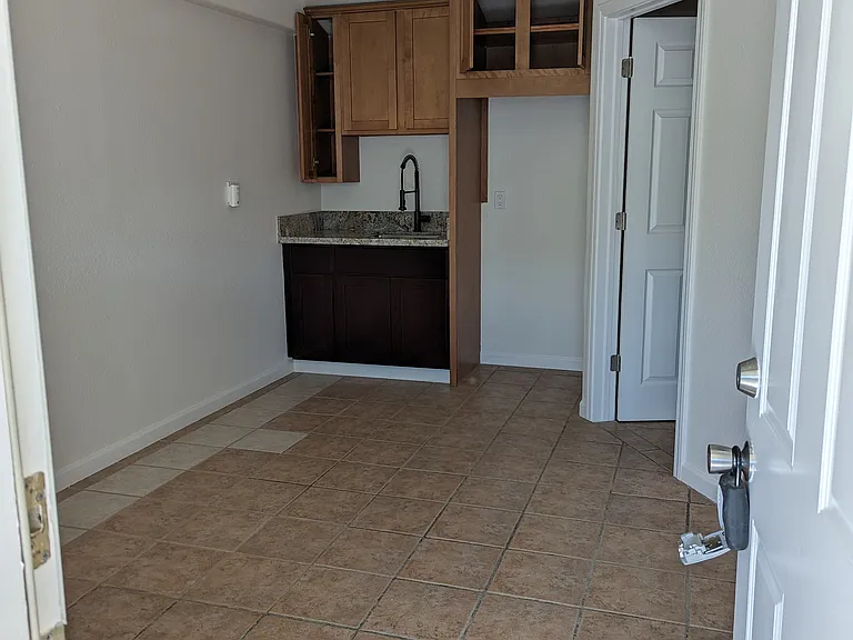 48 College Rd — Photo 2