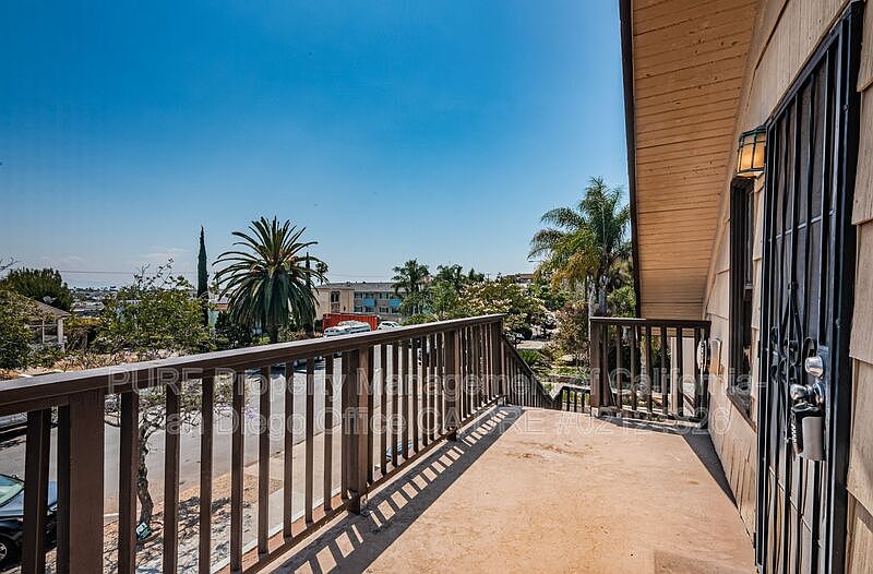 1st image of 3946.5 Georgia St