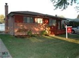 28516 Ursuline St, Saint Clair Shores, MI 48081