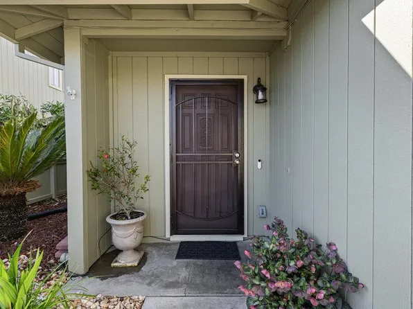 79 Knight Ln, Hollister, CA 95023