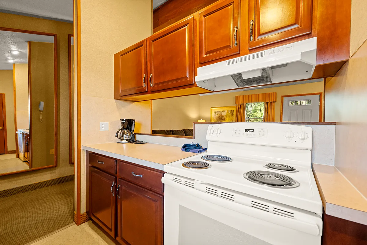 Building Photo - 1010A Westwoods Dr #1012