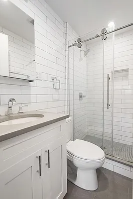 Rented by REAL New York | media 18