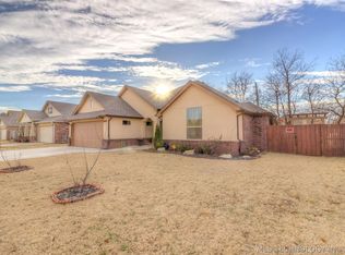 4464 S 202nd East Ave, Broken Arrow, OK 74014