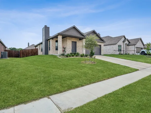 709 Hackamore St, White Settlement, TX 76108