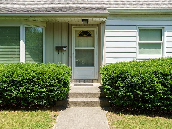 3rd image of 24 Edgemoor Ave