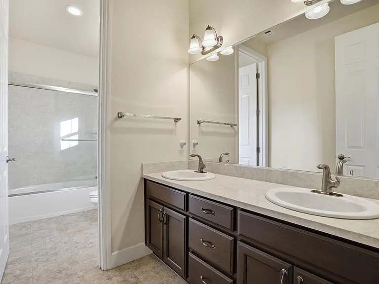 2582 Minuet Dr — Photo 23