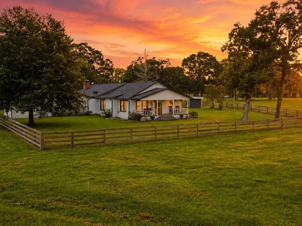 100 E Hill Ranch Ln, New Waverly, TX 77358