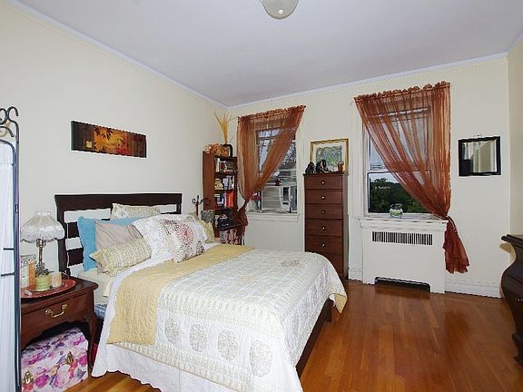 5th image of 474 W 238th St APT 6C